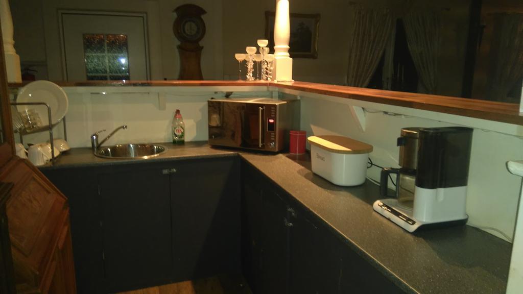 Byskolansvandrarhem Bronnestad Bagian luar foto