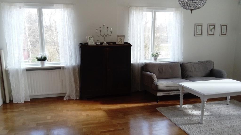 Byskolansvandrarhem Bronnestad Bagian luar foto